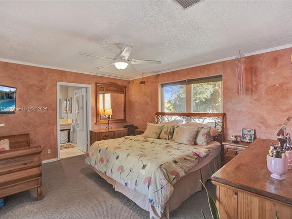 6091 SW 14th St, Plantation FL 33317