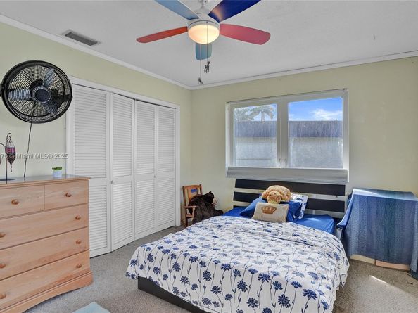 6091 SW 14th St, Plantation FL 33317