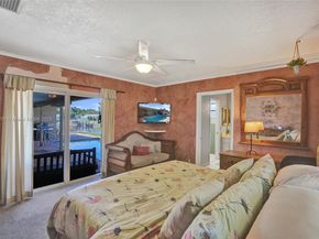 6091 SW 14th St, Plantation FL 33317