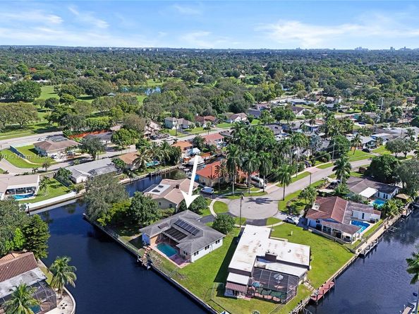6091 SW 14th St, Plantation FL 33317