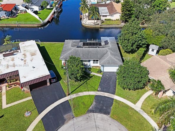 6091 SW 14th St, Plantation FL 33317