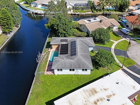 6091 SW 14th St, Plantation FL 33317