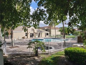 461 SW 113th Way 461, Pembroke Pines FL 33025