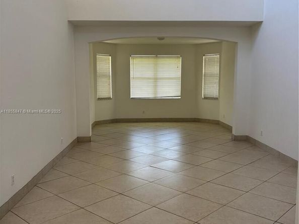 3946 W Whitewater Ave, Weston FL 33332