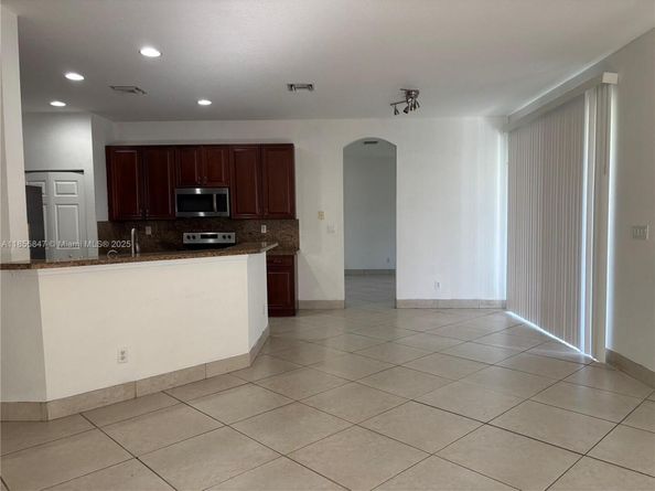 3946 W Whitewater Ave, Weston FL 33332