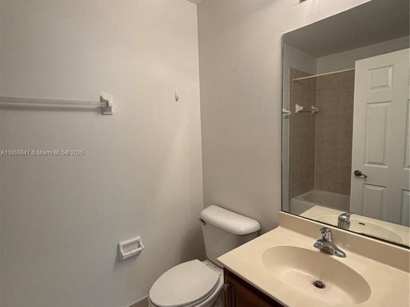 3946 W Whitewater Ave, Weston FL 33332
