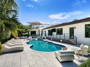 2801 Flamingo Dr, Miami Beach FL 33140