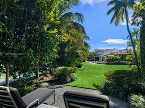 2801 Flamingo Dr, Miami Beach FL 33140