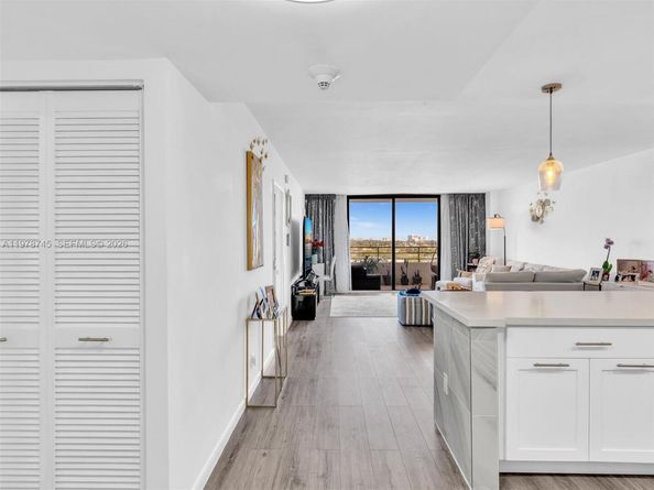 2500 Parkview Dr 1108, Hallandale Beach FL 33009