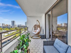 2500 Parkview Dr 1108, Hallandale Beach FL 33009