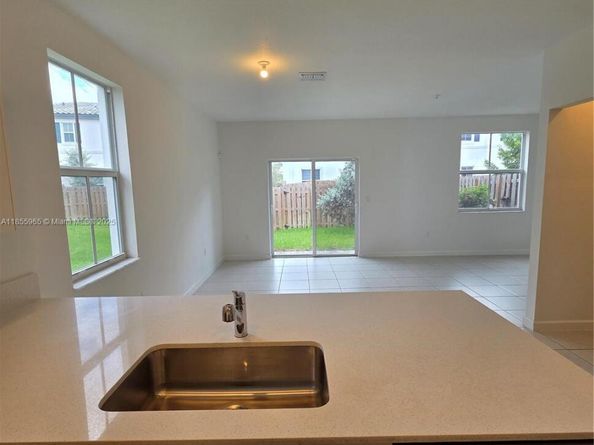 11920 NW 47th Mnr, Coral Springs FL 33076