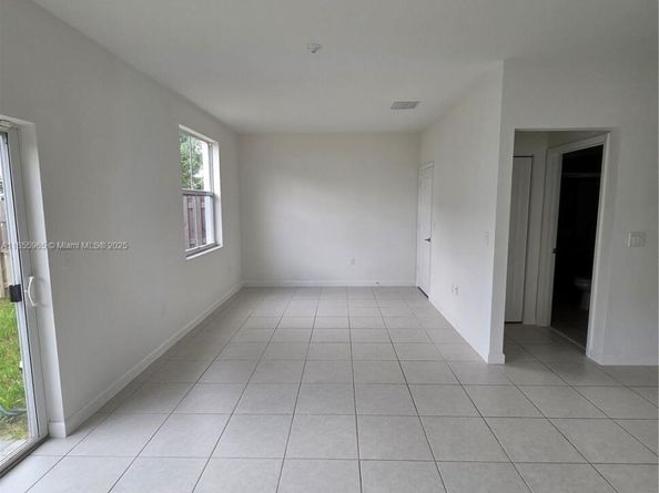 11920 NW 47th Mnr, Coral Springs FL 33076