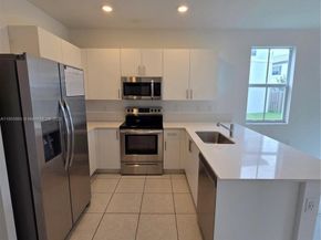 11920 NW 47th Mnr, Coral Springs FL 33076