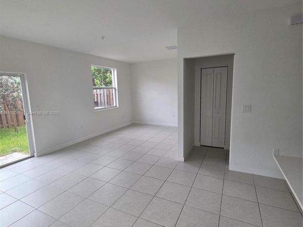11920 NW 47th Mnr, Coral Springs FL 33076