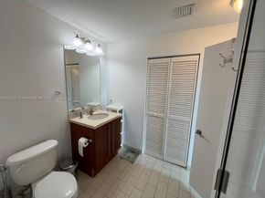 79 SW 12th St 1603S, Miami FL 33130