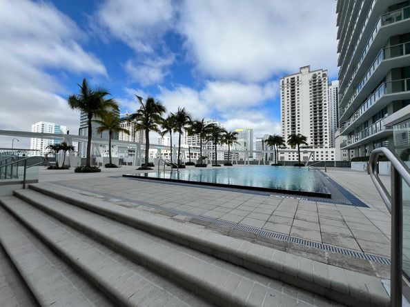 79 SW 12th St 1603S, Miami FL 33130