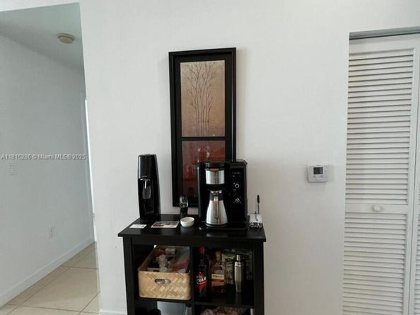 79 SW 12th St 1603S, Miami FL 33130