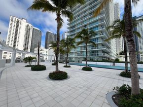 79 SW 12th St 1603S, Miami FL 33130