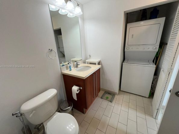 79 SW 12th St 1603S, Miami FL 33130