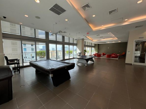 79 SW 12th St 1603S, Miami FL 33130