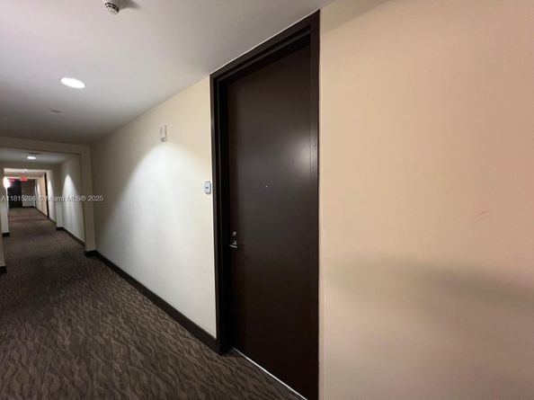 79 SW 12th St 1603S, Miami FL 33130