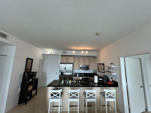 79 SW 12th St 1603S, Miami FL 33130