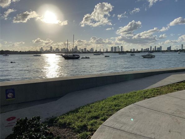 1401 Bay Rd 405, Miami Beach FL 33139