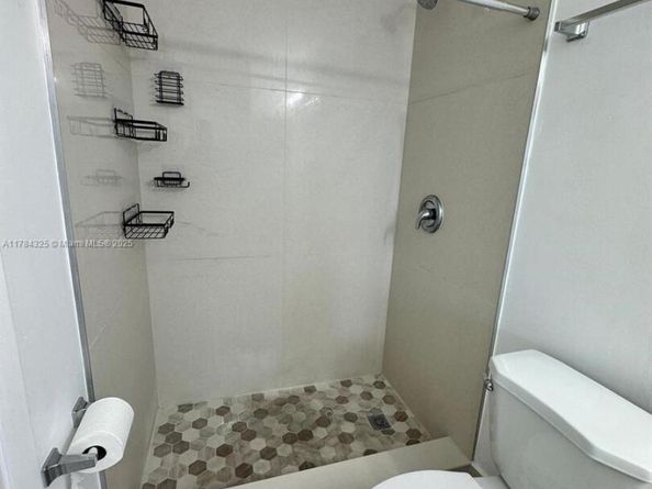 2620 W 76th St 201, Hialeah FL 33016