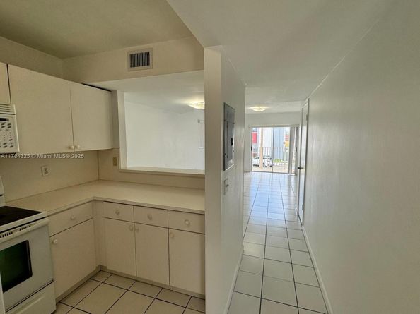 2620 W 76th St 201, Hialeah FL 33016