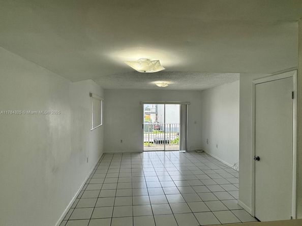 2620 W 76th St 201, Hialeah FL 33016
