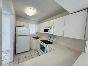 2620 W 76th St 201, Hialeah FL 33016