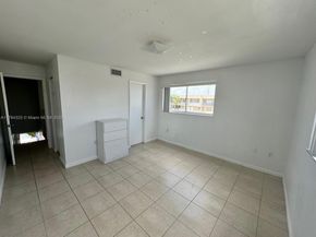 2620 W 76th St 201, Hialeah FL 33016