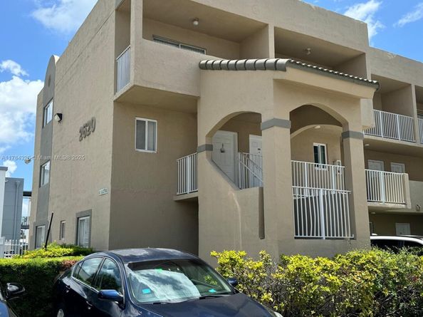 2620 W 76th St 201, Hialeah FL 33016