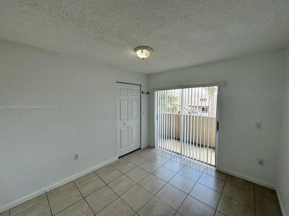 2620 W 76th St 201, Hialeah FL 33016