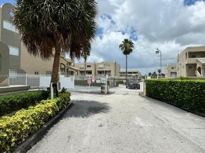 2620 W 76th St 201, Hialeah FL 33016