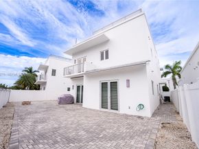 8340 NW 33 Terrace, Doral FL 33122