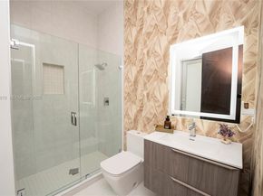 8340 NW 33 Terrace, Doral FL 33122