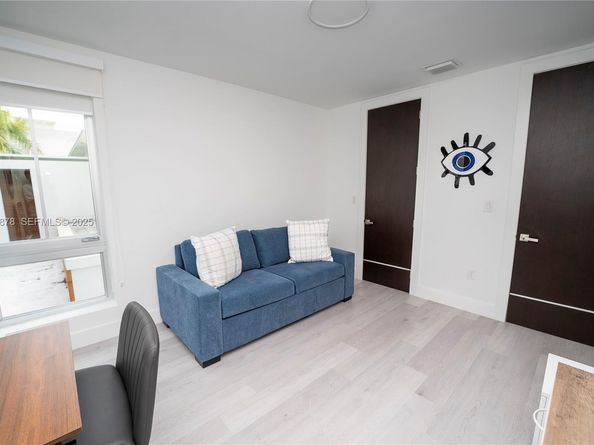 8340 NW 33 Terrace, Doral FL 33122