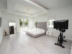 8340 NW 33 Terrace, Doral FL 33122