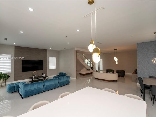 8340 NW 33 Terrace, Doral FL 33122