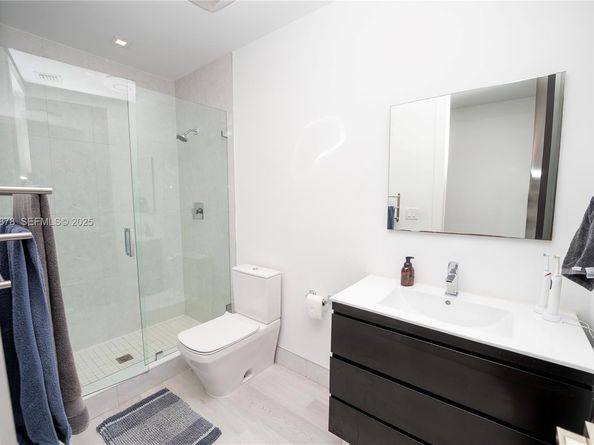 8340 NW 33 Terrace, Doral FL 33122