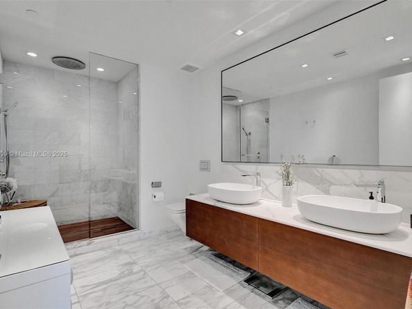 10201 Collins Ave 404, Bal Harbour FL 33154