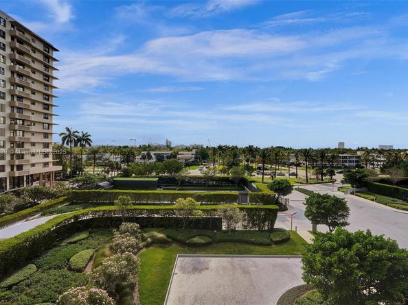 10201 Collins Ave 404, Bal Harbour FL 33154