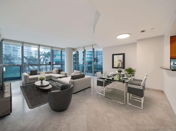 1331 Brickell Bay Dr 208, Miami FL 33131