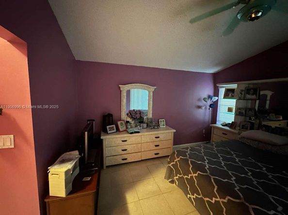 10153 NW 3rd Ct, Plantation FL 33324