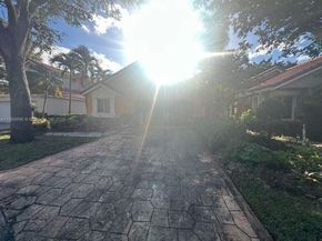 10153 NW 3rd Ct, Plantation FL 33324