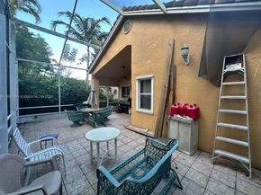 10153 NW 3rd Ct, Plantation FL 33324