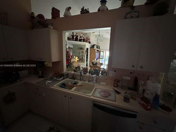 10153 NW 3rd Ct, Plantation FL 33324