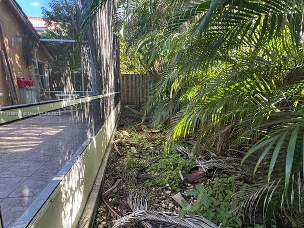 10153 NW 3rd Ct, Plantation FL 33324