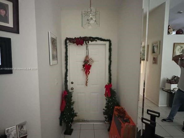 10153 NW 3rd Ct, Plantation FL 33324